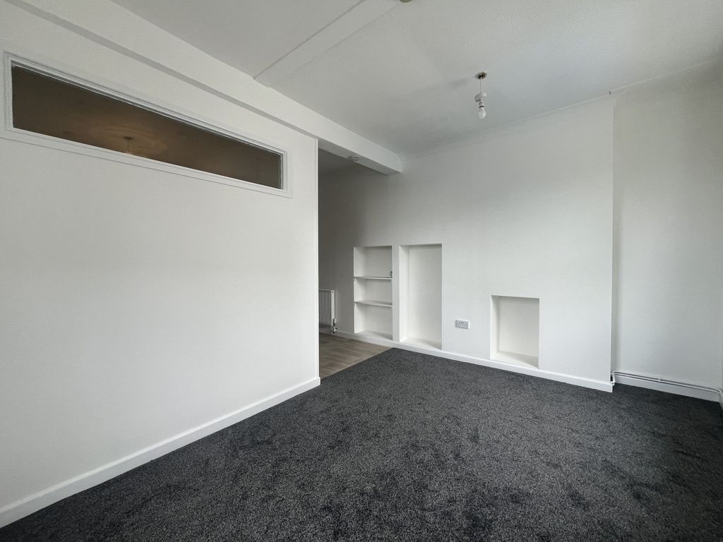 Property photo 2 of 7 Living Room 1