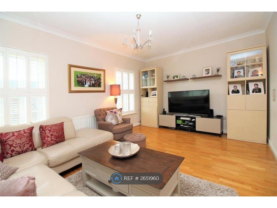 Property photo 2 of 15 Lounge