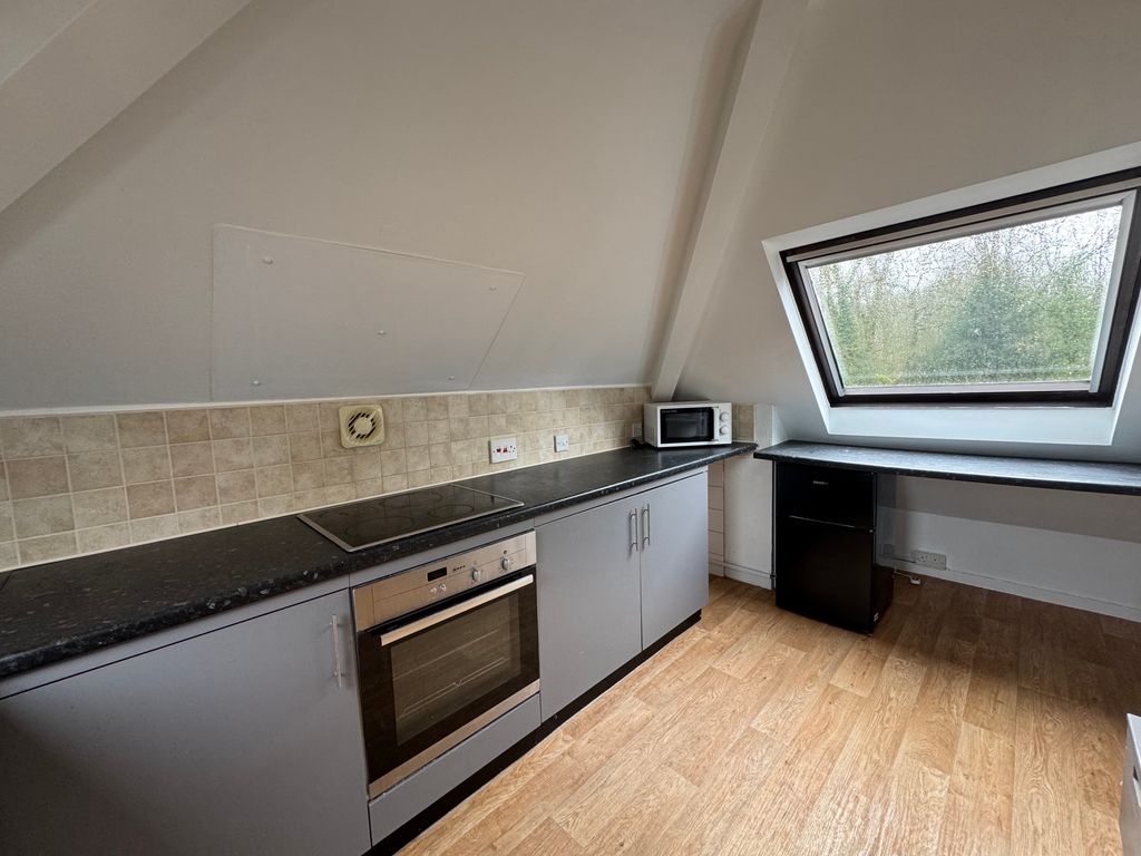 Property photo 2 of 10 Kitchen