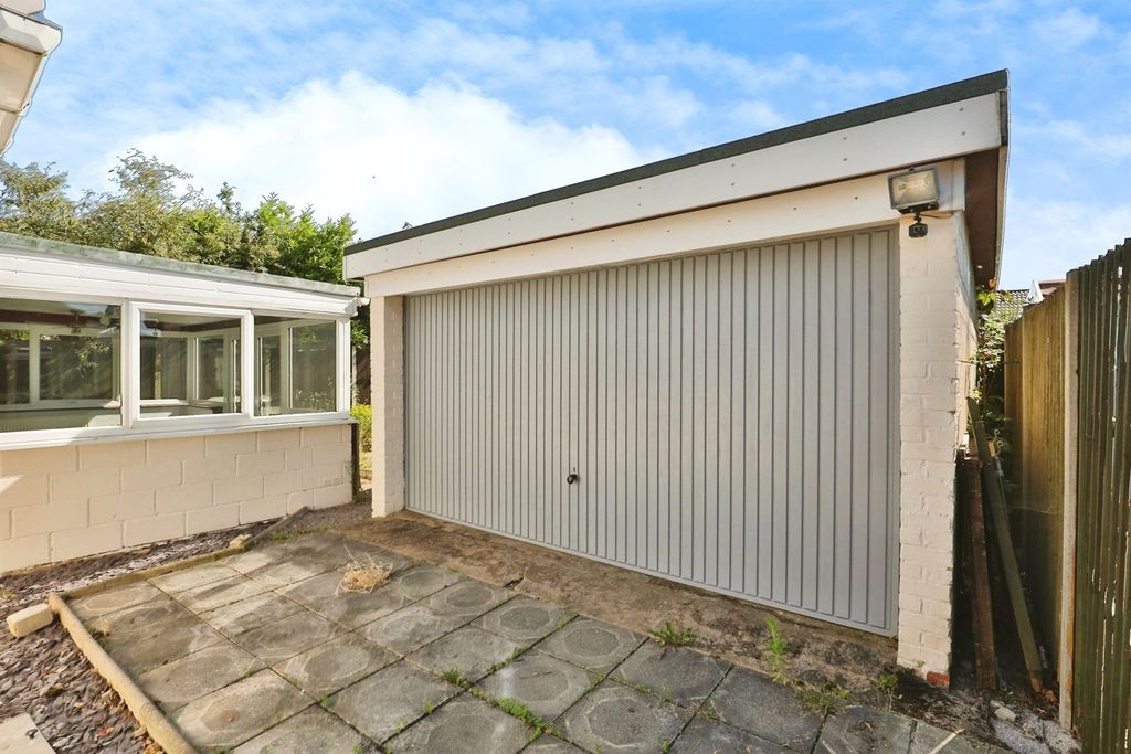 Property photo 3 of 13