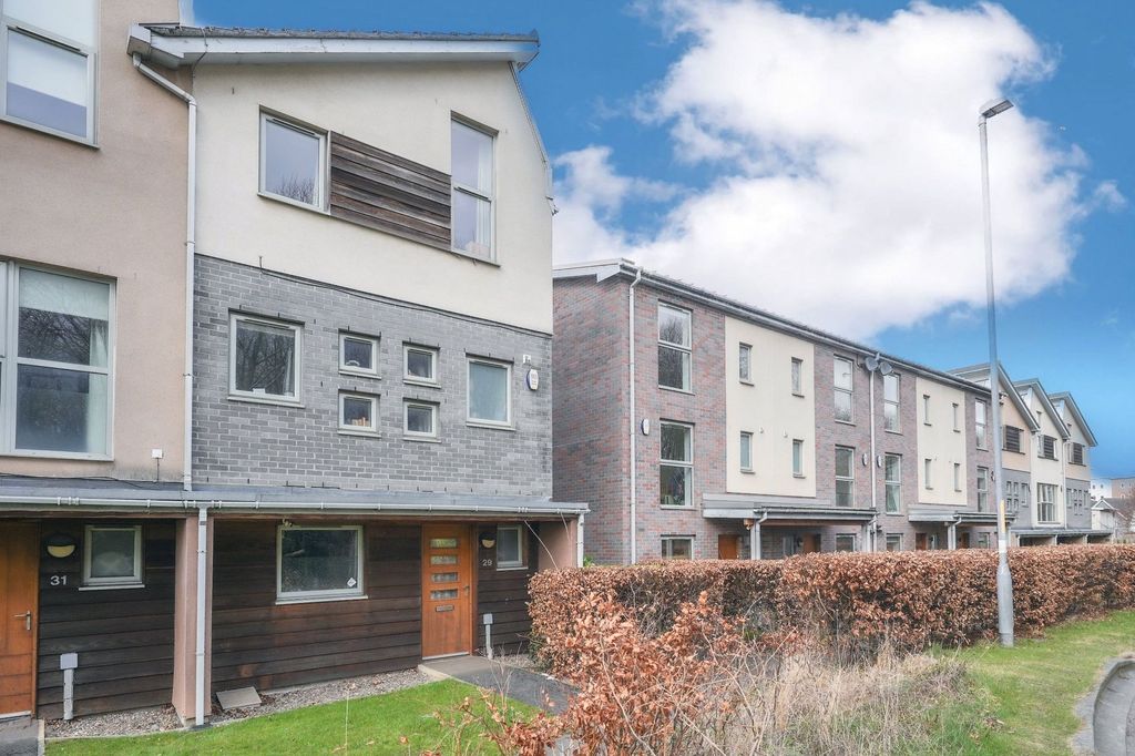 Property photo 1 of 11 External
