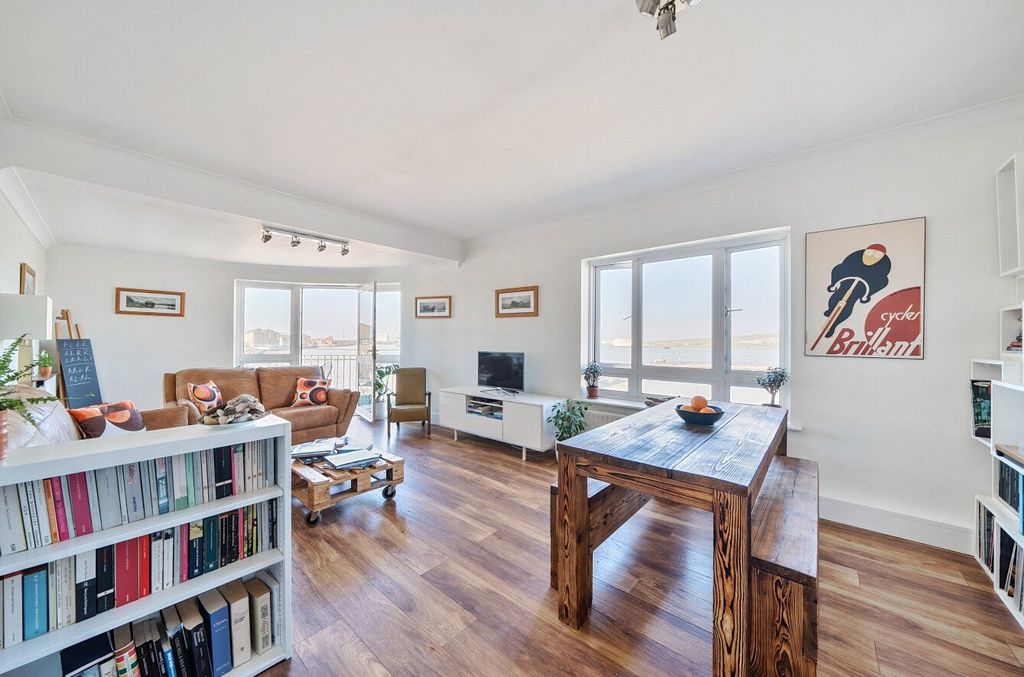 Property photo 2 of 16 Picture No. 08