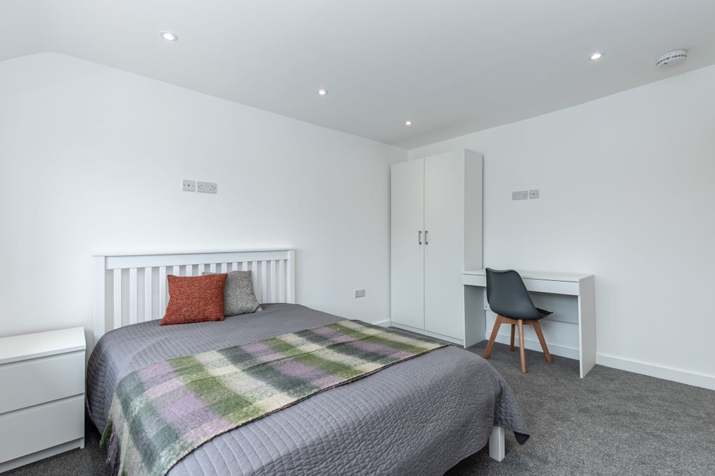Property photo 1 of 8 169807