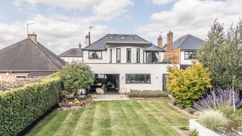 Property photo 1 of 28