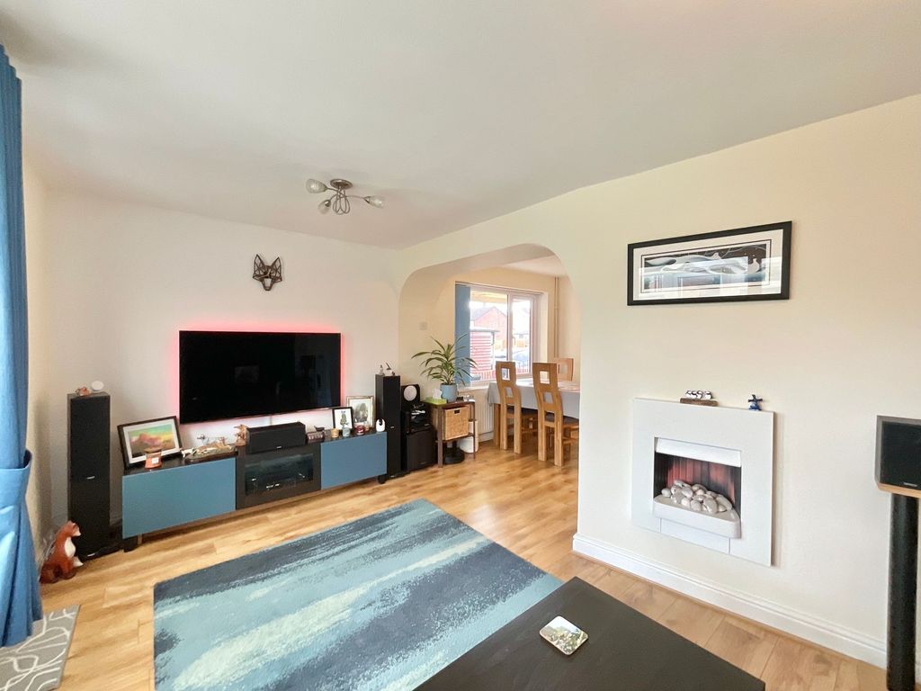 Property photo 3 of 21