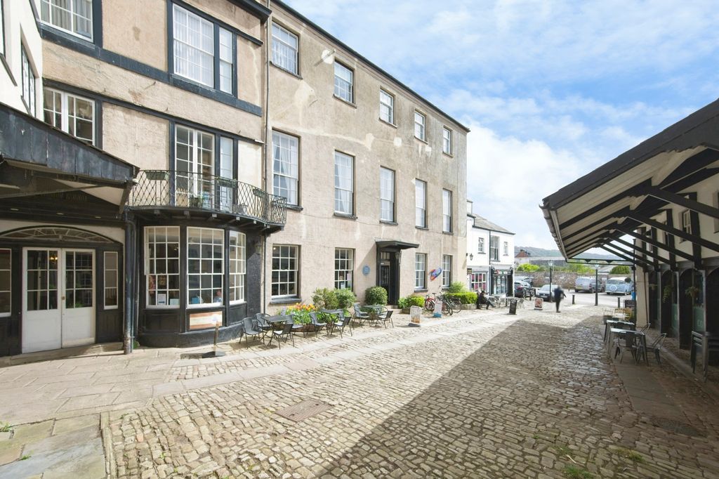 Property photo 2 of 15 Entrance