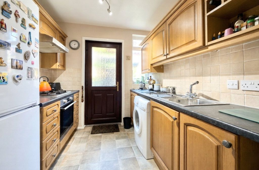 Property photo 3 of 22 Picture No. 27