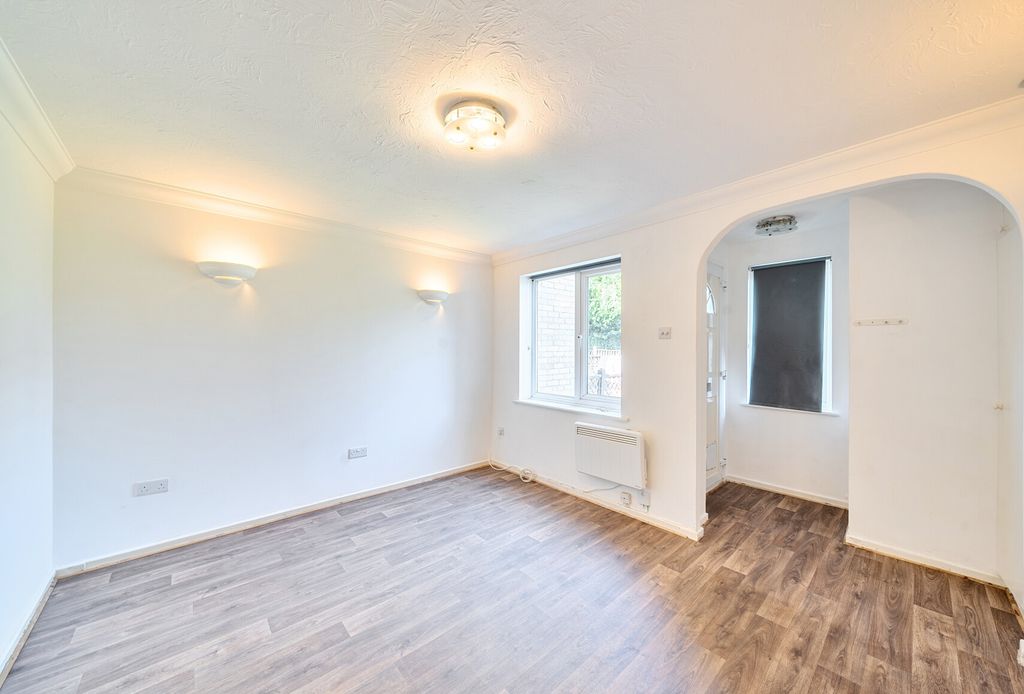 Property photo 1 of 9 1452938-15-69Ef45...