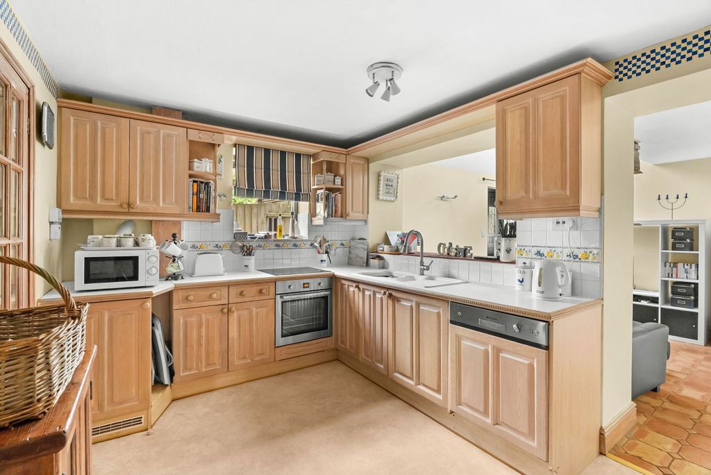 Property photo 2 of 24