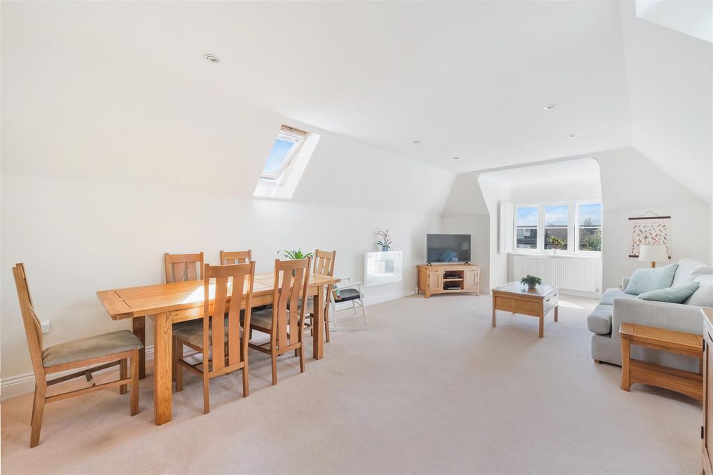Property photo 2 of 16 Isabella Apartments, Flat 8 (6).Jpg