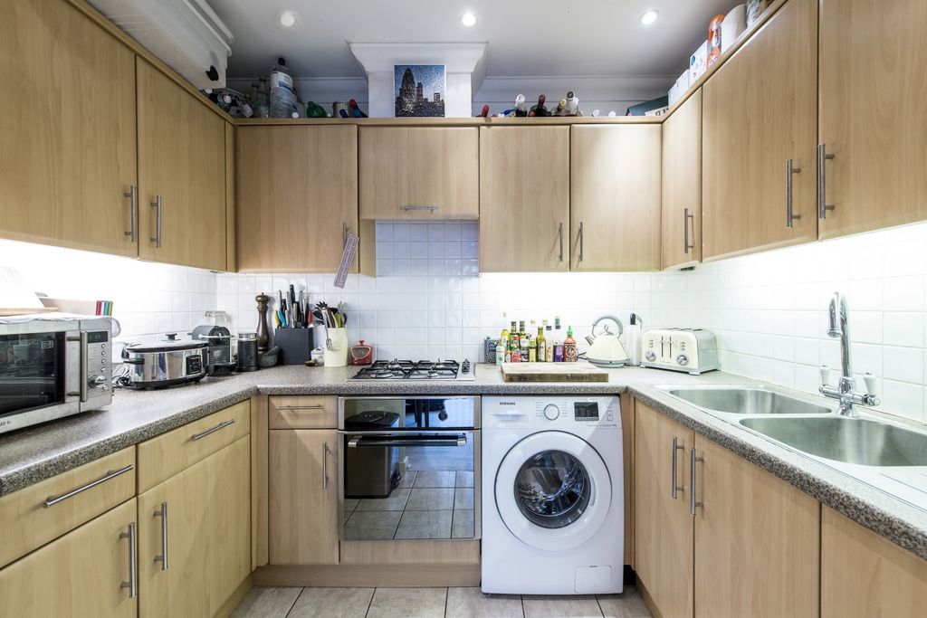 Property photo 3 of 11