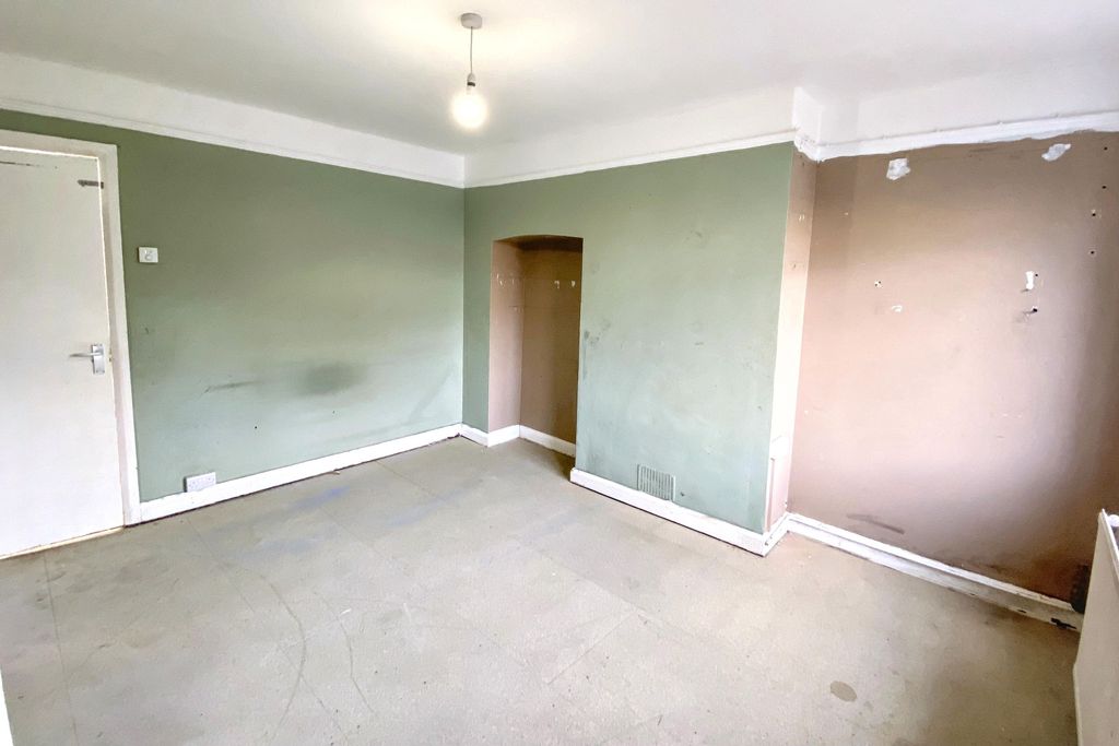 Property photo 3 of 17 170 Wood Lane, Chippenham, Wiltshire, Sn15 3EE