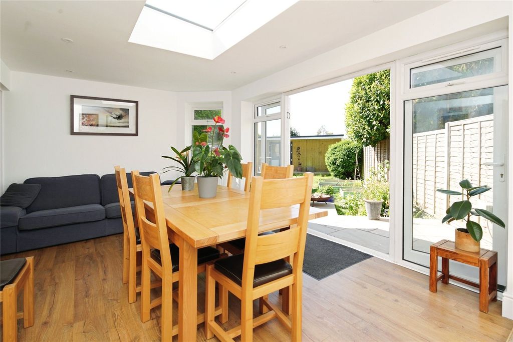 Property photo 2 of 12 Picture No. 29
