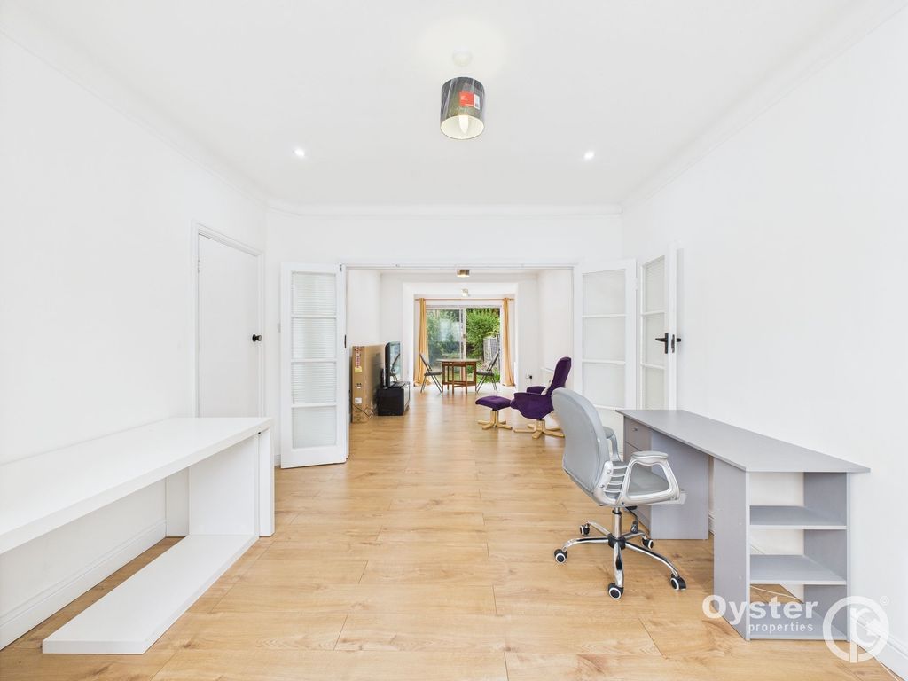 Property photo 2 of 23