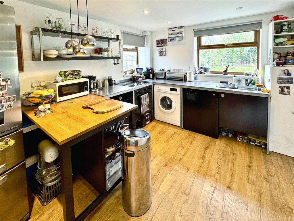 Property photo 2 of 16 Kitchen/Dining/Living Room