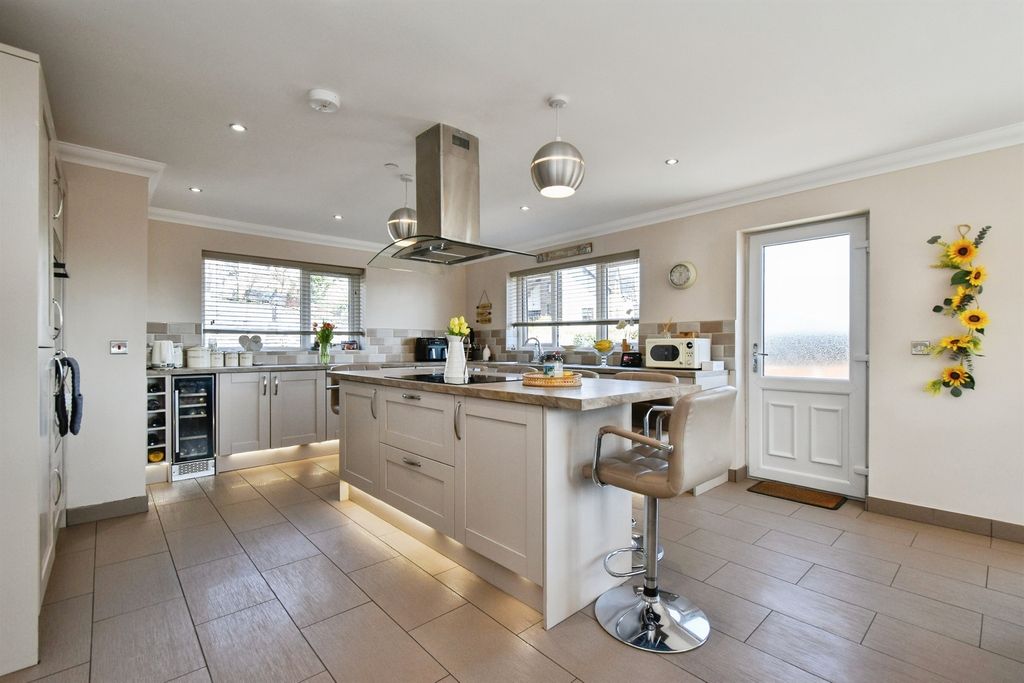 Additional image 9 of 3 bed bungalow for saleQueen Victoria Street, Tredegar NP22