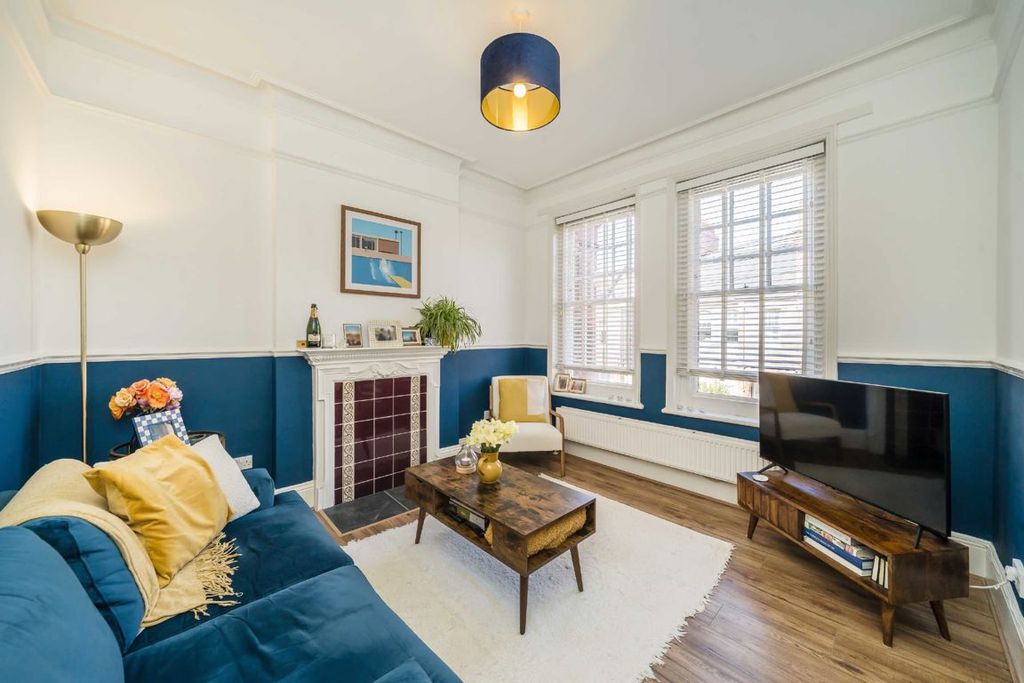 Property photo 2 of 6