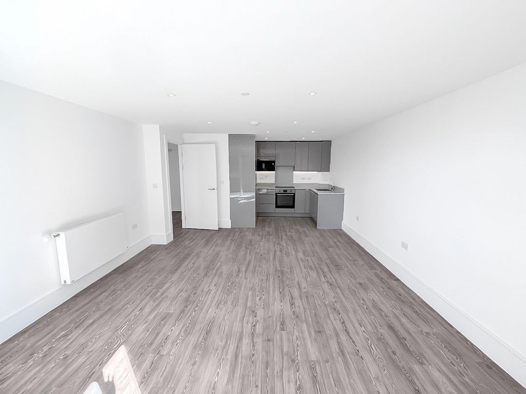Property photo 3 of 8
