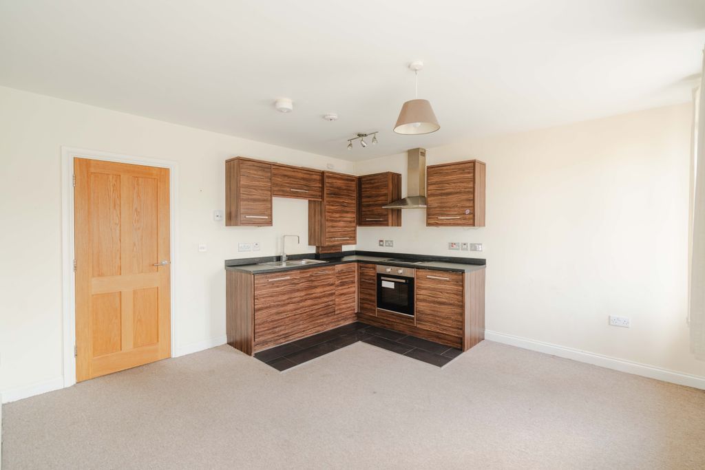 Property photo 2 of 8 6