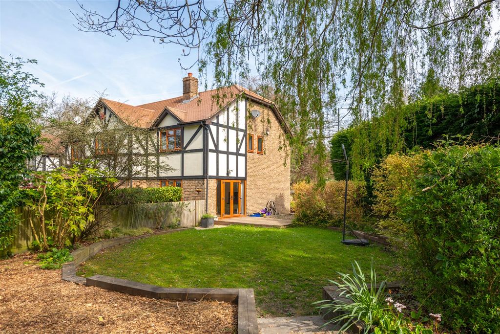 Additional image 20 of 6 bed detached house for saleCrawley Lane, Crawley RH10