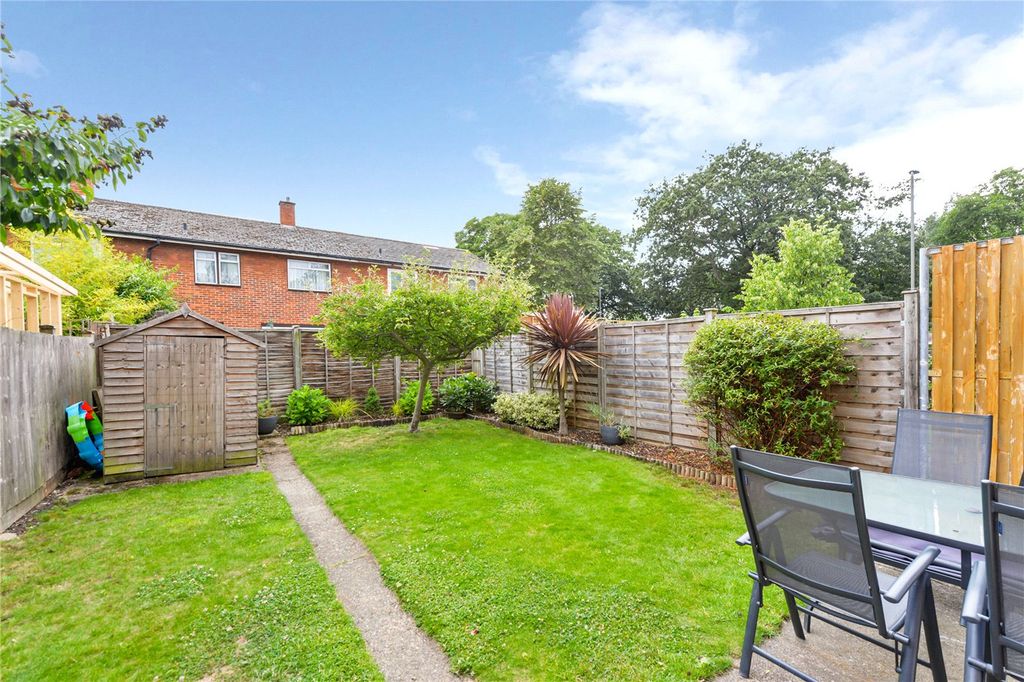 Property photo 2 of 9 Garden