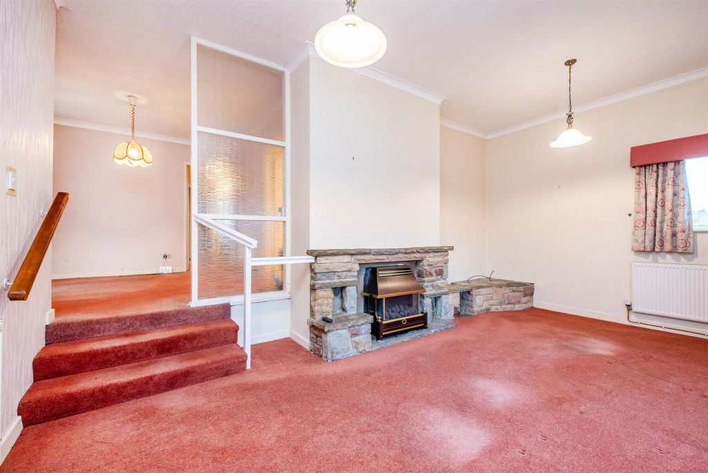 Property photo 2 of 20 Lounge