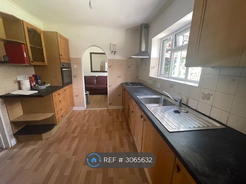 Property photo 2 of 13 Kitchen