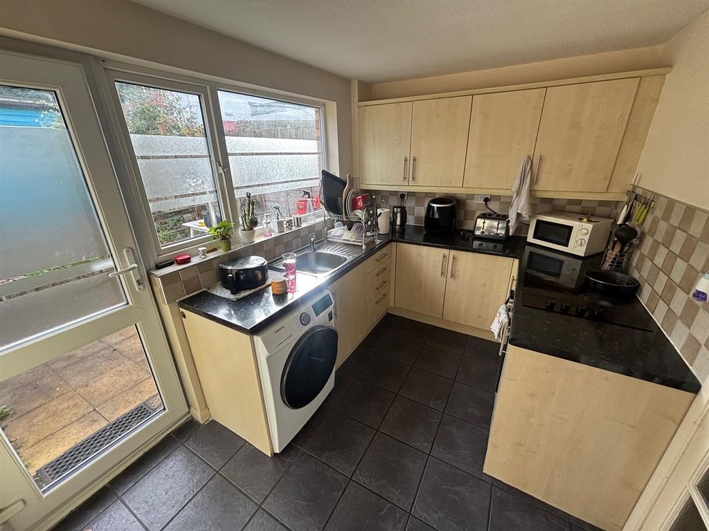Property photo 2 of 9 Kitchen 1.Jpg