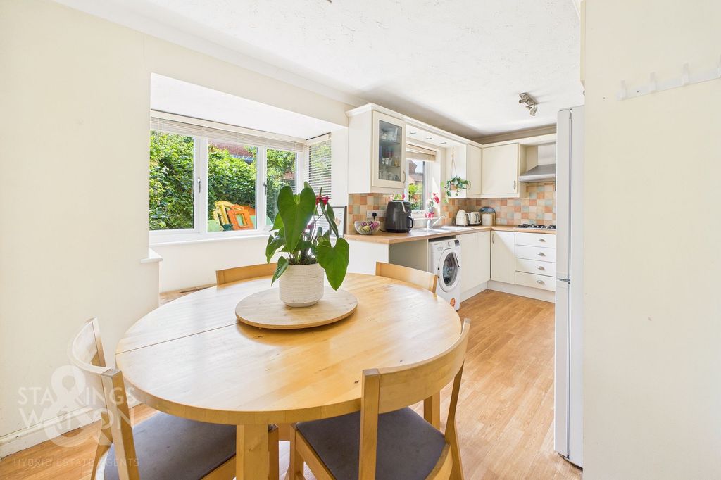 Property photo 3 of 19