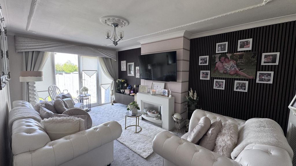 Property photo 3 of 12 Living Room