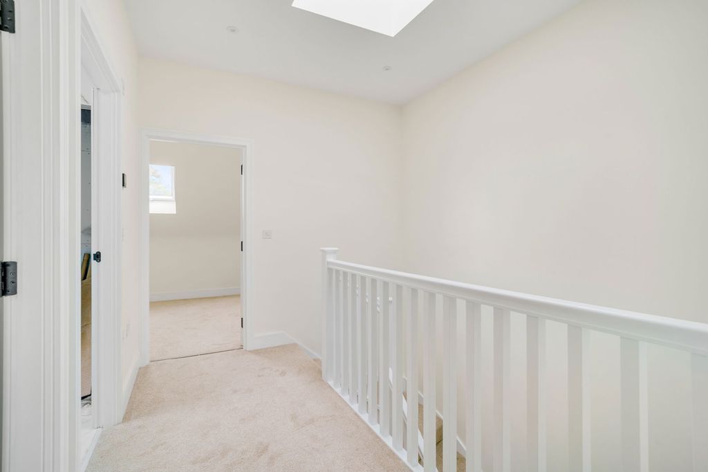 Property photo 3 of 29