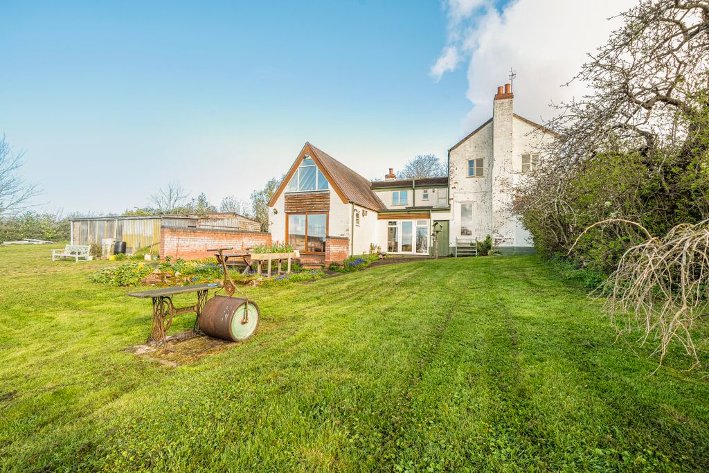 Property photo 3 of 25 1437312-3-69ce9307Bce75