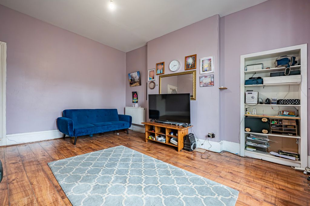 Property photo 3 of 20