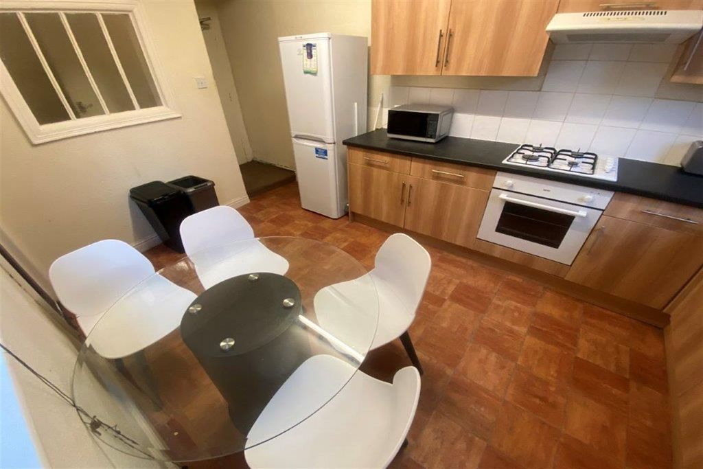 Property photo 3 of 19 (Main)