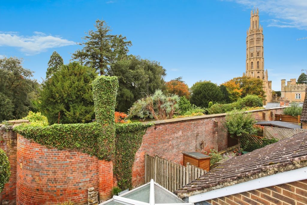 Property photo 3 of 17 Photo