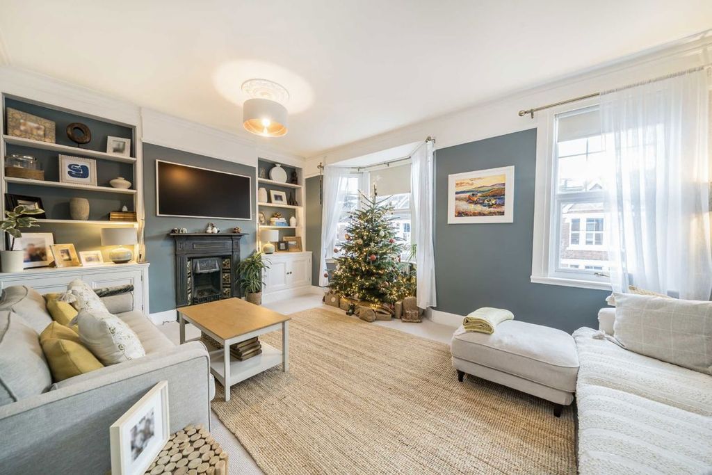 Property photo 3 of 9