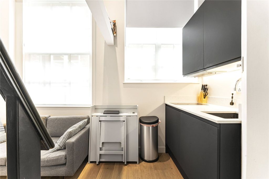 Property photo 2 of 11 Studio