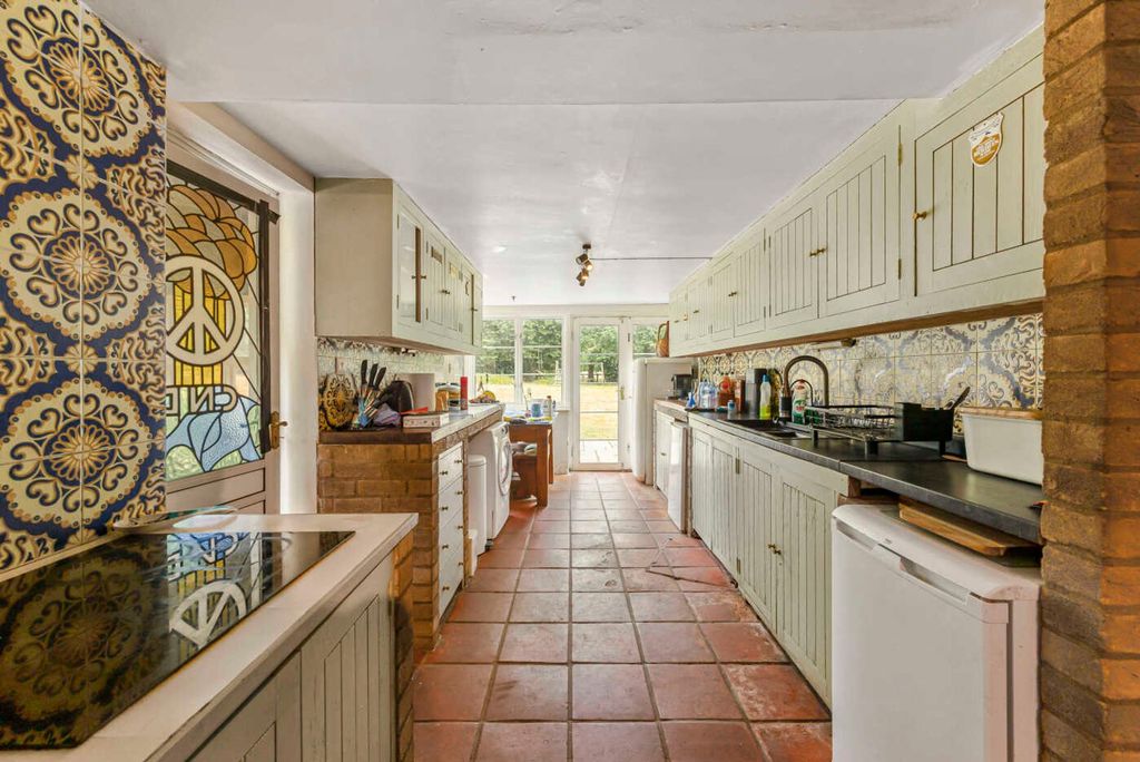 Property photo 2 of 22