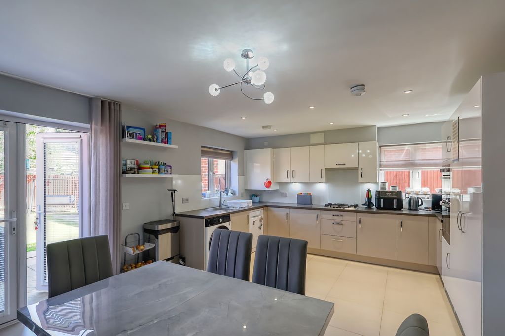 Property photo 3 of 15 Picture No. 03