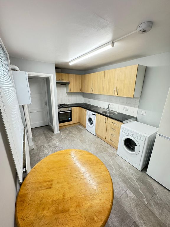 Property photo 2 of 7 Gallery