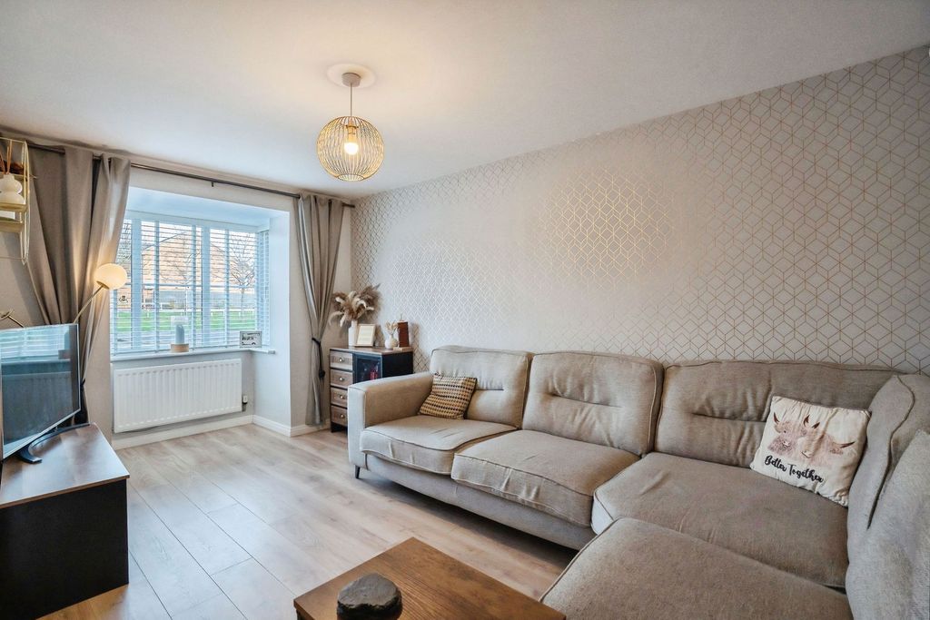 Property photo 3 of 24