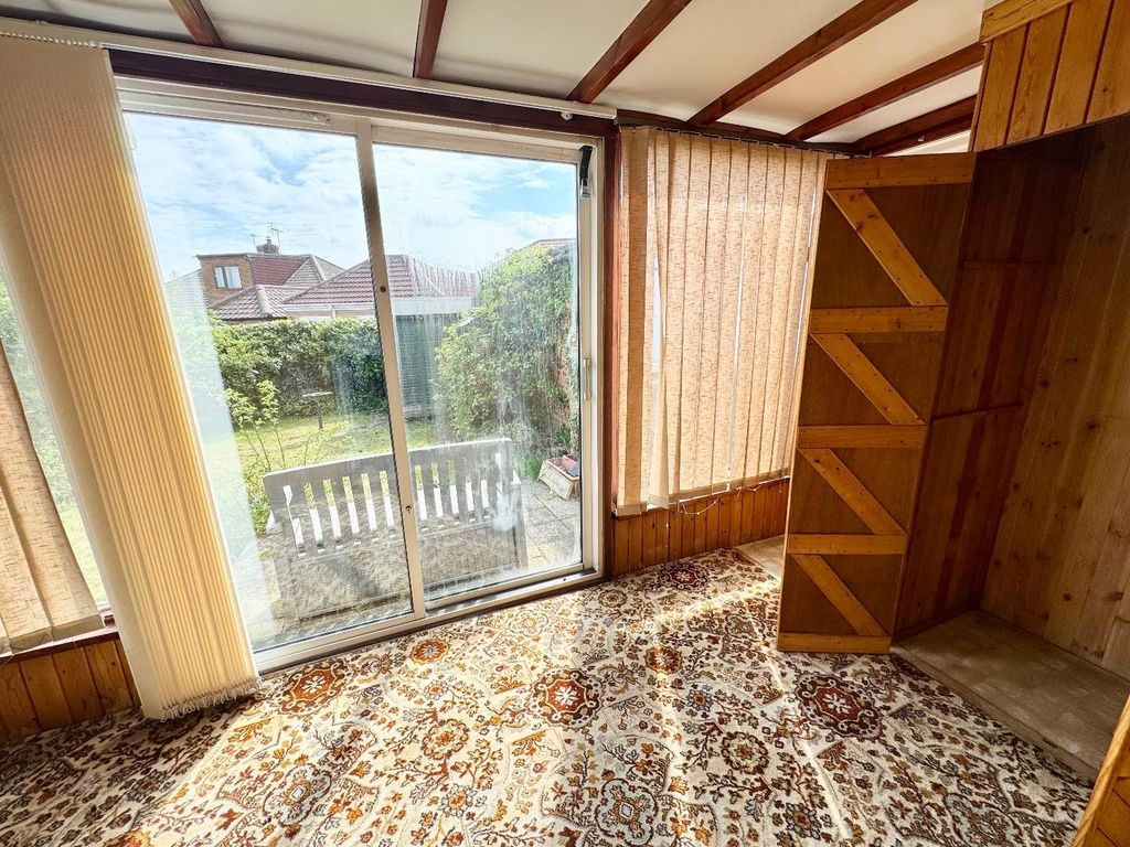 Property photo 3 of 7 Conservatory