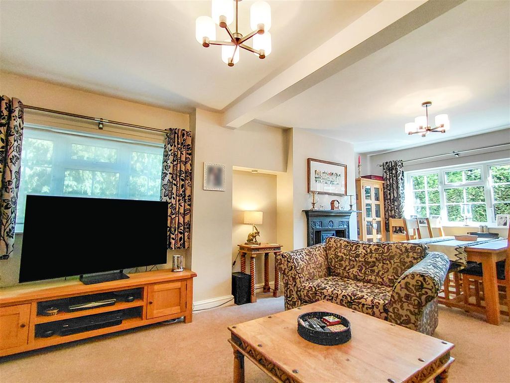 Property photo 3 of 9 22-04-2026__20-38-12_Living_Room_Diner_1.Sksvk.Jpg