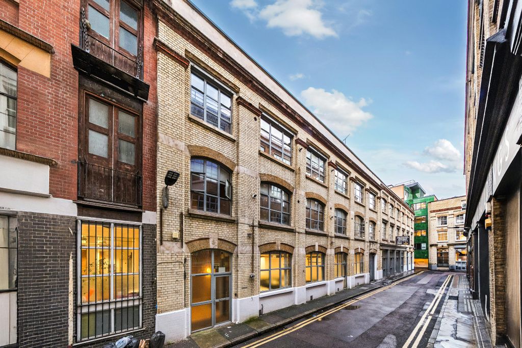 Property photo 3 of 27 1404429-19-6978F60Cafcd4.Jpg