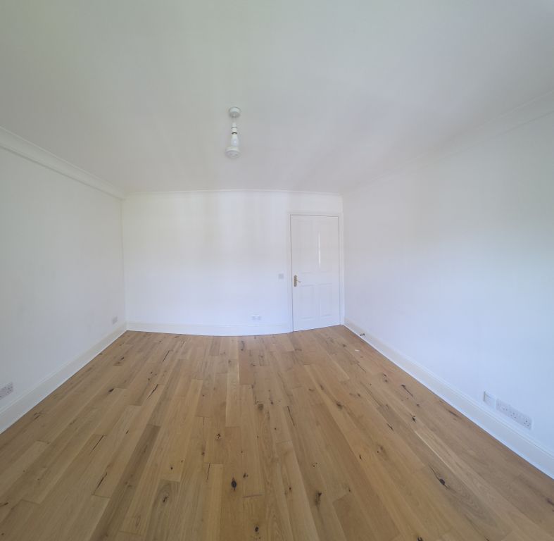 Property photo 3 of 8 Gallery