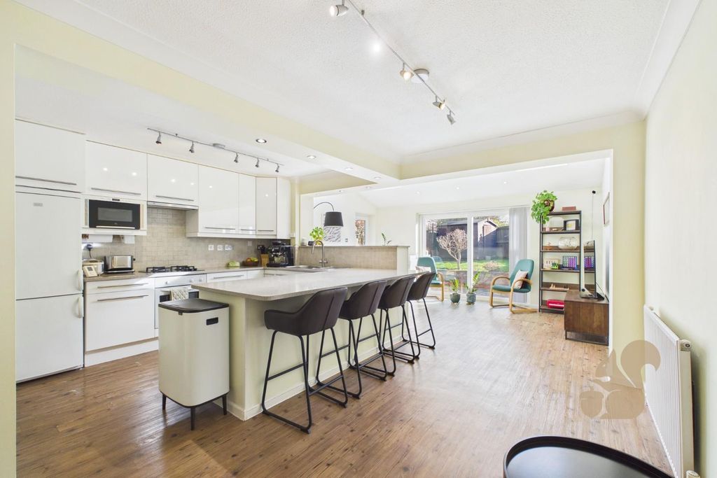 Property photo 2 of 25 Cam01659G0-Pr0731-Still008.Jpg