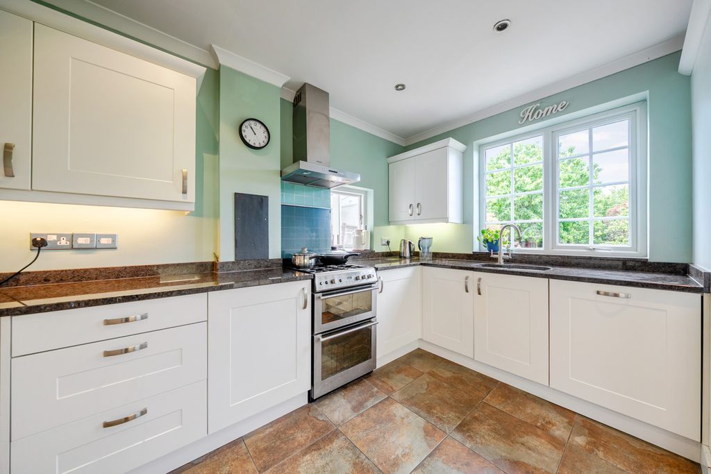 Property photo 2 of 31 1459509-7-6A05Af1...