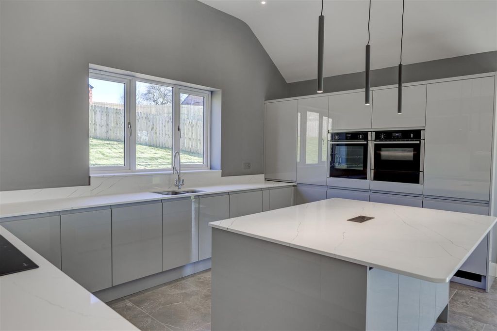 Property photo 2 of 38 Kitchen Diner