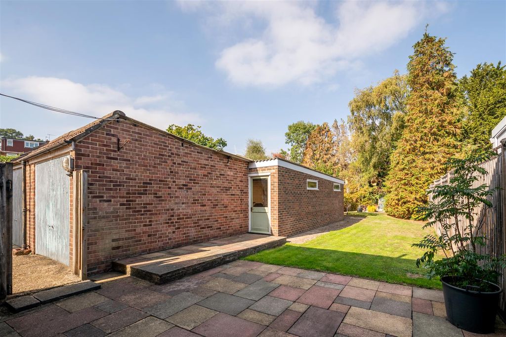Property photo 3 of 22 9 Brooklands Way Externals-16.Jpg