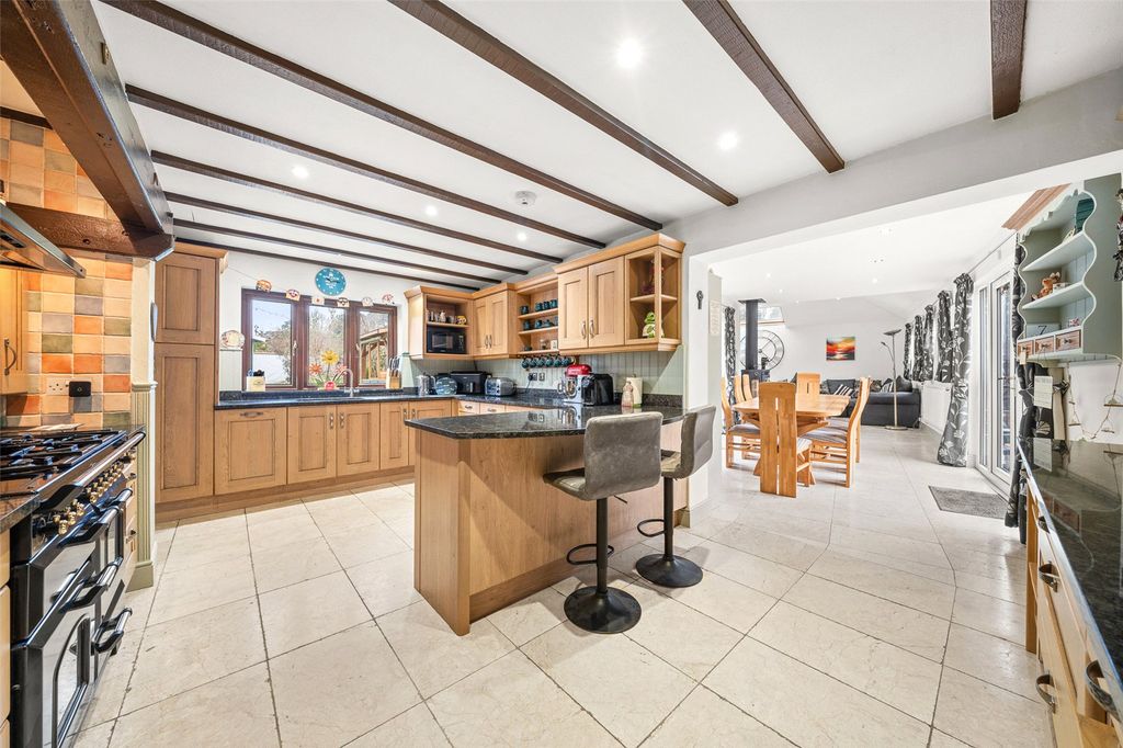 Property photo 2 of 22 Picture No. 14